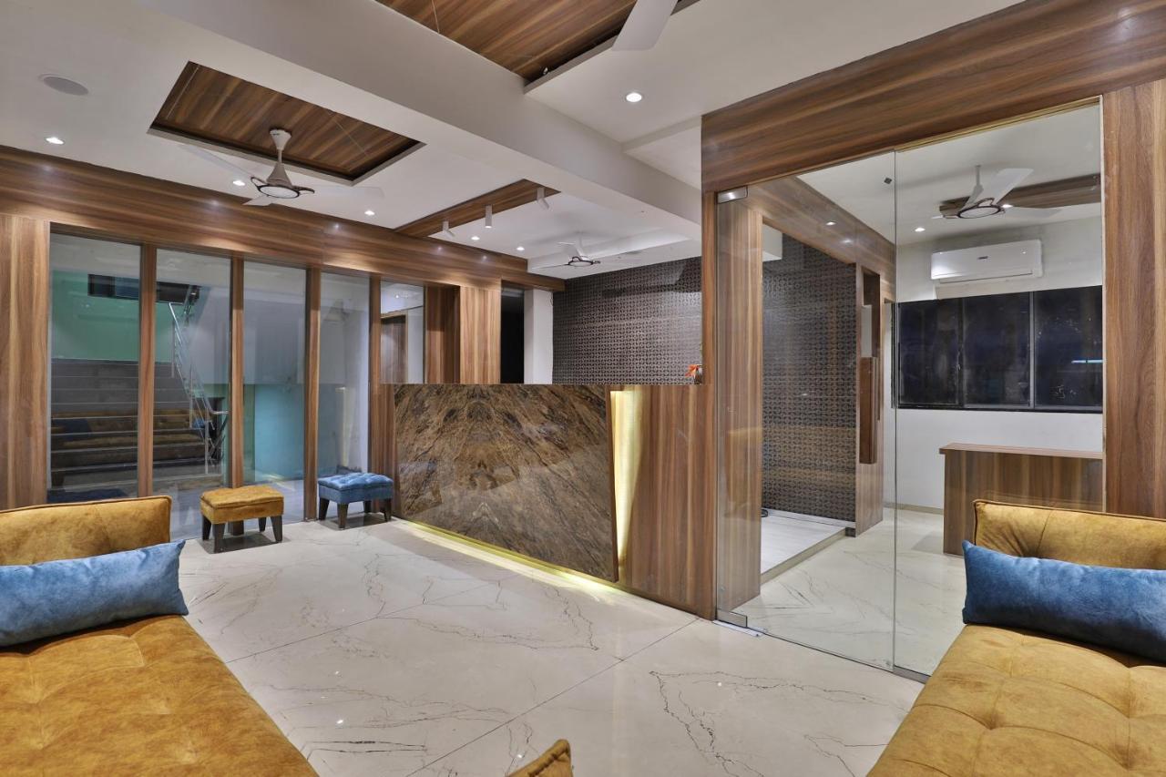 Hotel Privya Rooms And Banquet Surat Bagian luar foto