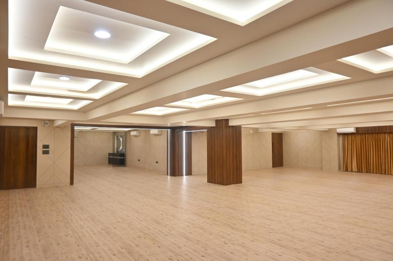 Hotel Privya Rooms And Banquet Surat Bagian luar foto