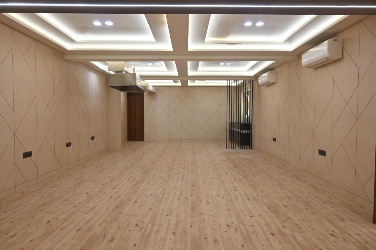 Hotel Privya Rooms And Banquet Surat Bagian luar foto