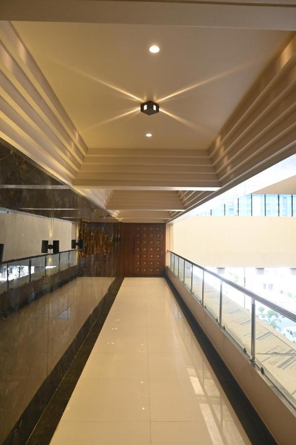 Hotel Privya Rooms And Banquet Surat Bagian luar foto