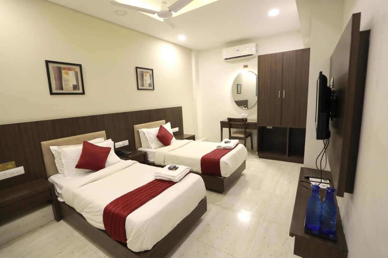 Hotel Privya Rooms And Banquet Surat Bagian luar foto