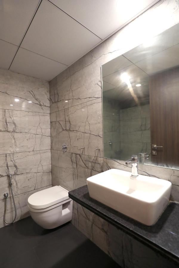 Hotel Privya Rooms And Banquet Surat Bagian luar foto