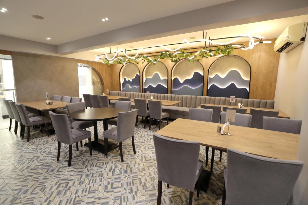 Hotel Privya Rooms And Banquet Surat Bagian luar foto
