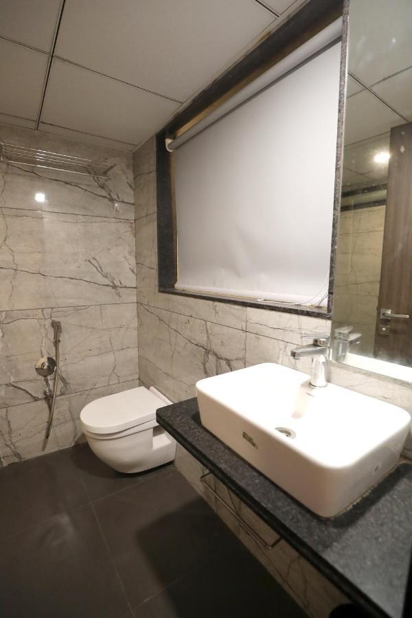 Hotel Privya Rooms And Banquet Surat Bagian luar foto