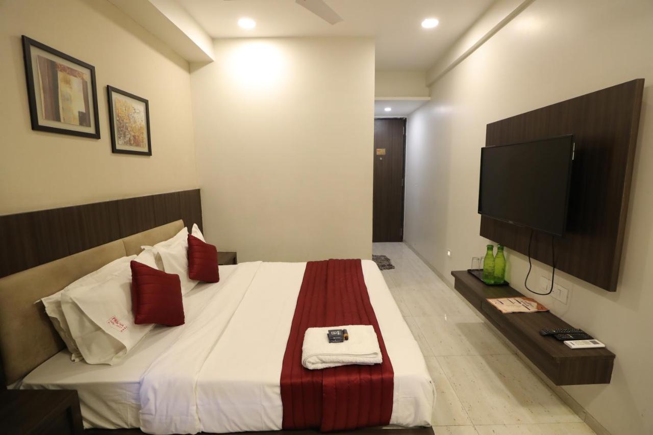 Hotel Privya Rooms And Banquet Surat Bagian luar foto